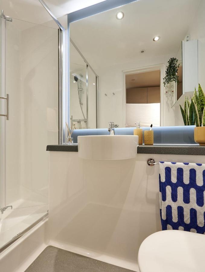 For Students Only Contemporary At View Bermondsey In Apartamento